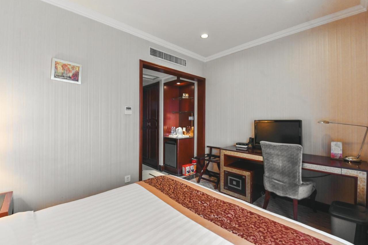 Royal Plaza Hotel Guangzhou Exterior photo