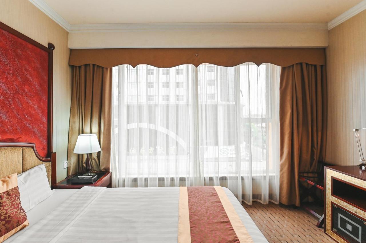 Royal Plaza Hotel Guangzhou Exterior photo