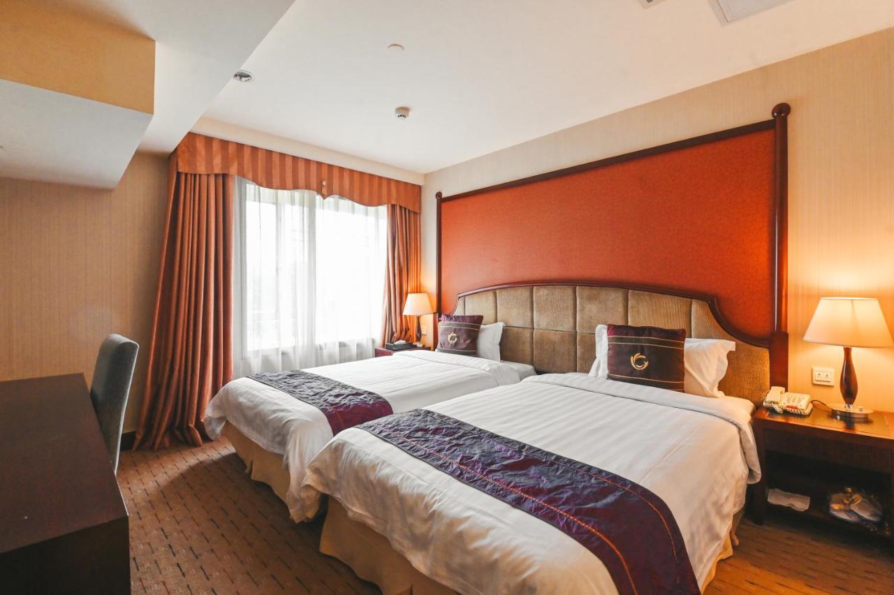 Royal Plaza Hotel Guangzhou Exterior photo