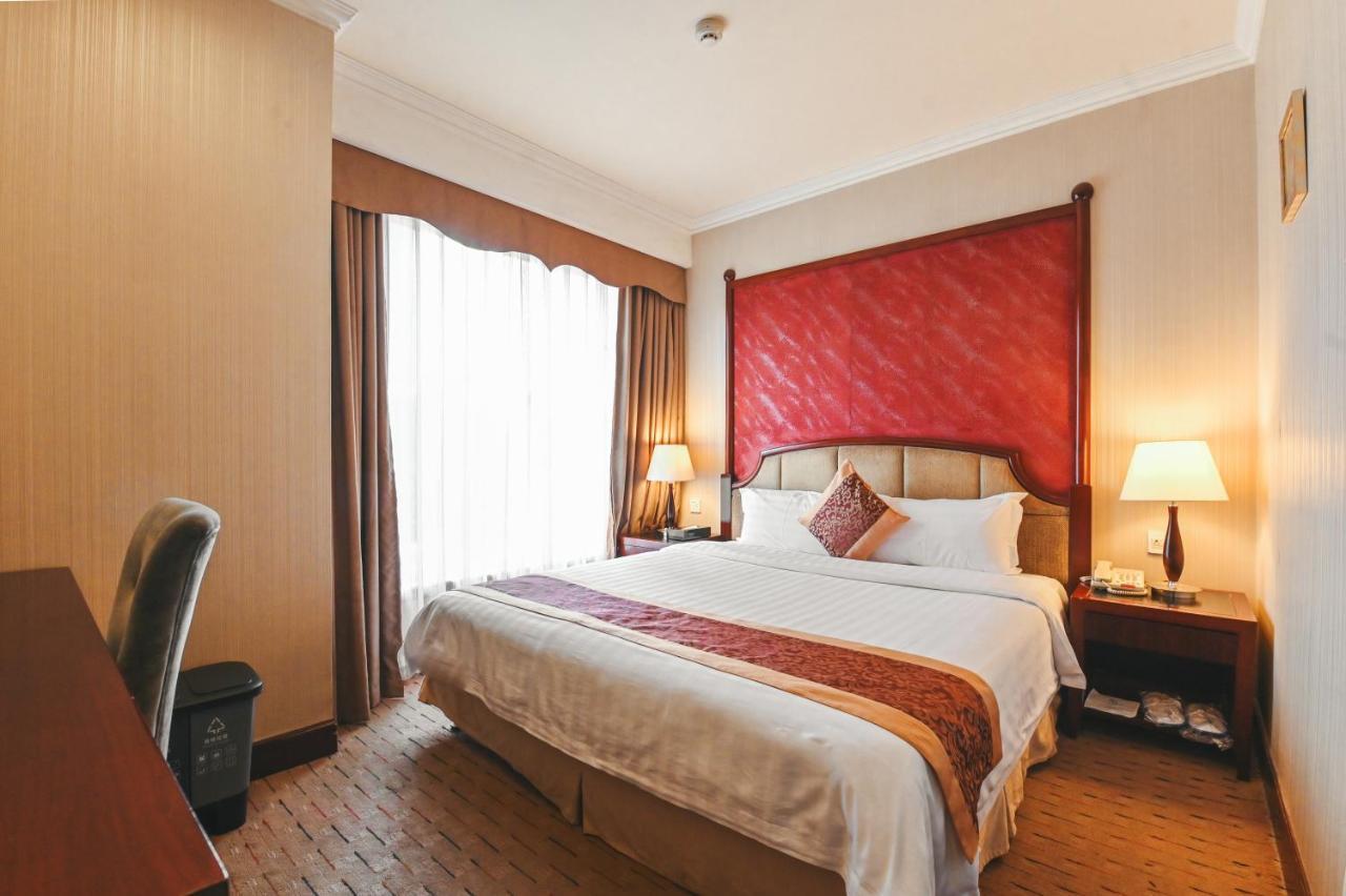 Royal Plaza Hotel Guangzhou Exterior photo