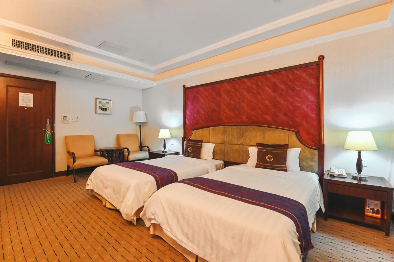 Royal Plaza Hotel Guangzhou Exterior photo