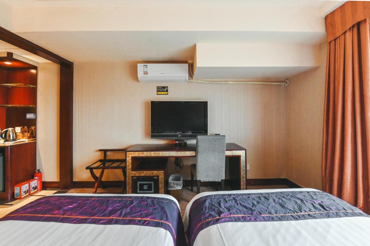 Royal Plaza Hotel Guangzhou Exterior photo