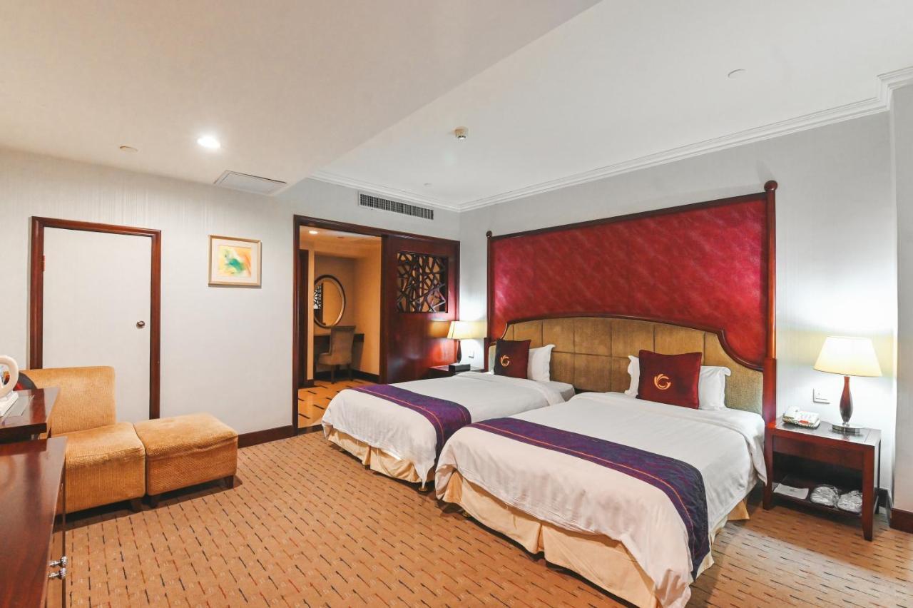 Royal Plaza Hotel Guangzhou Exterior photo