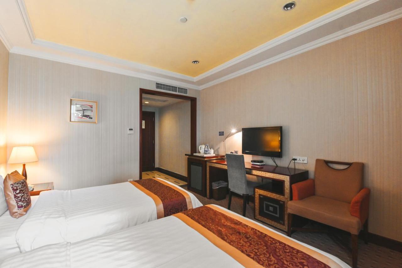 Royal Plaza Hotel Guangzhou Exterior photo