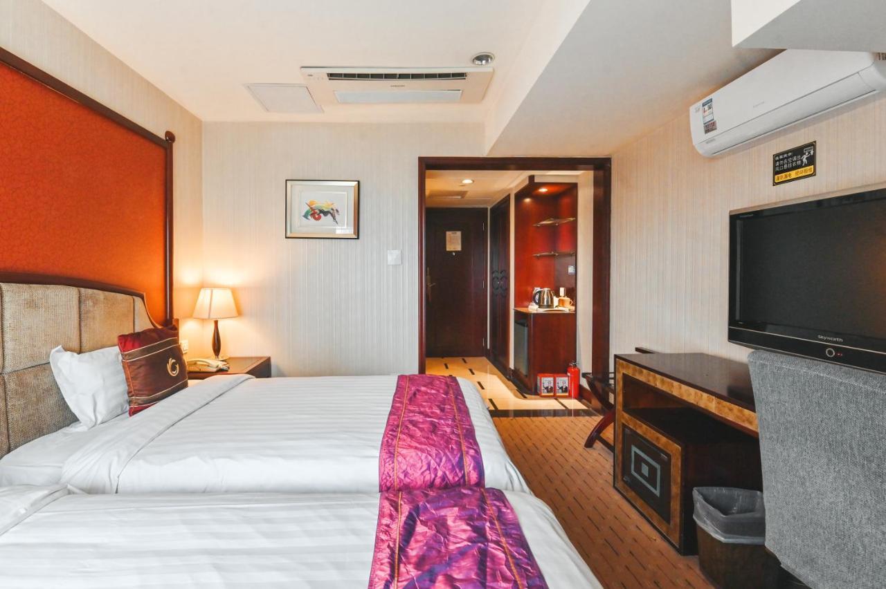 Royal Plaza Hotel Guangzhou Exterior photo