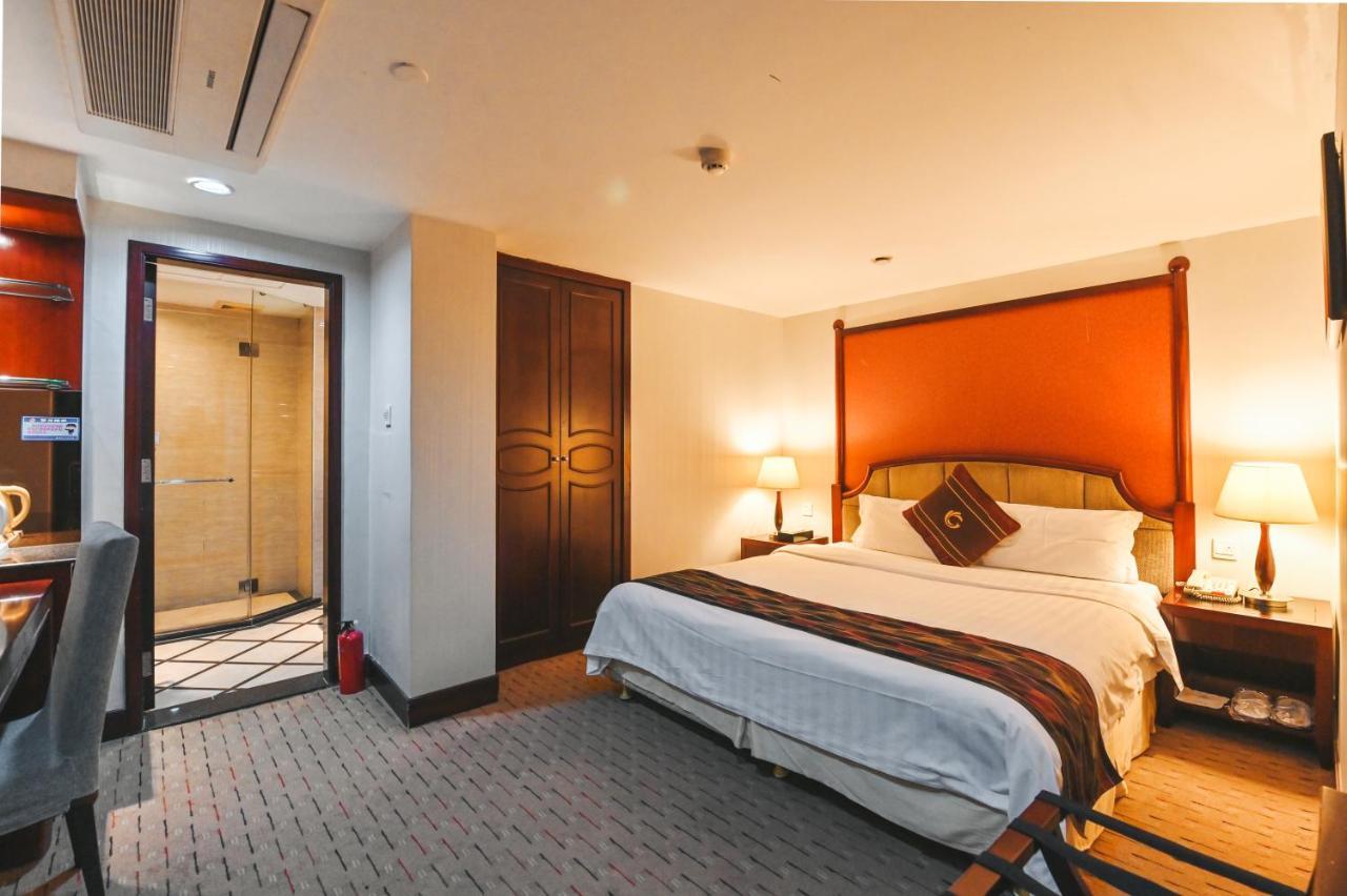 Royal Plaza Hotel Guangzhou Exterior photo