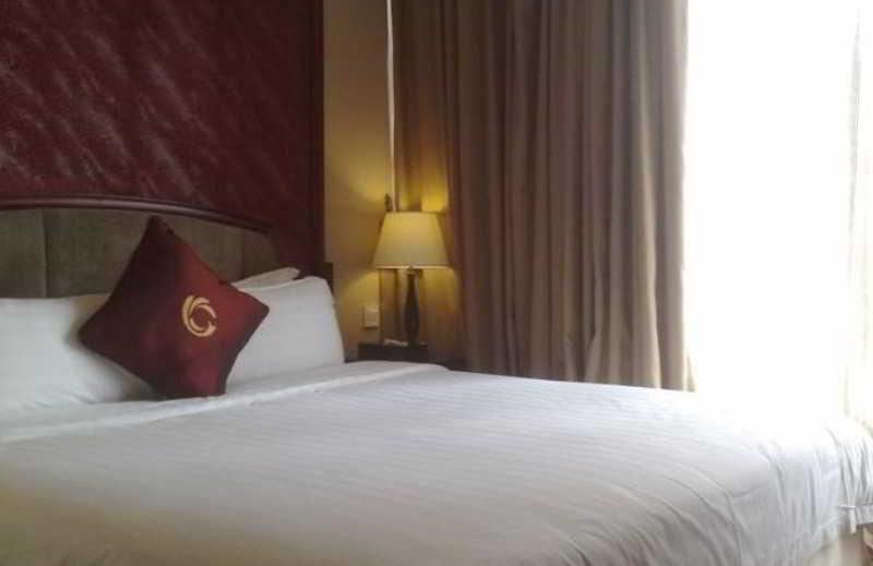 Royal Plaza Hotel Guangzhou Exterior photo